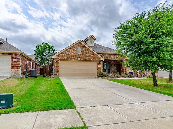 2nd image of 2304 Aurora Dr