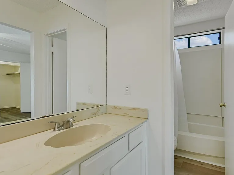 6103 Hill Forest Dr #B — Photo 11