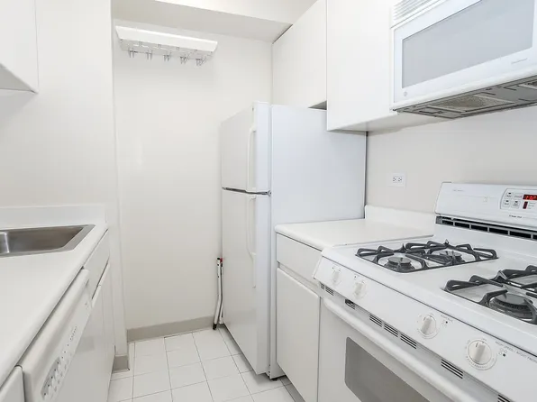 250 E 40th St APT 4D, New York, NY 10016