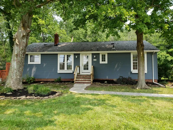 2349 Dover Center Rd, Westlake, OH 44145