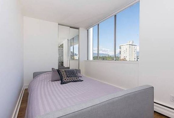 nook fits double or queen size bed