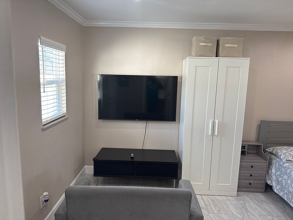 1st image of 869 Honolulu Woods Ln