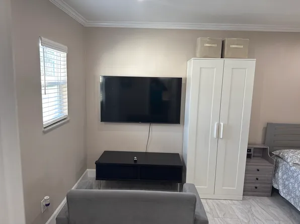 869 Honolulu Woods Ln, Orlando, FL 32824