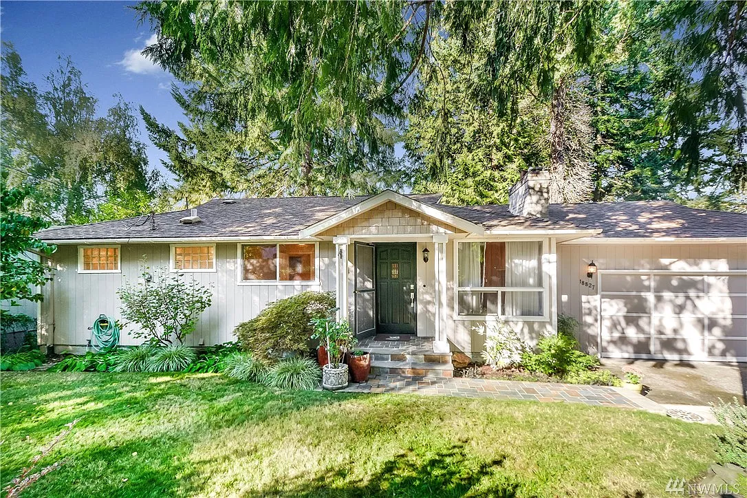 18827 61st Pl NE photo 1
