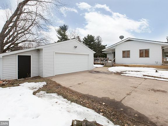 4th image of 8503 Fawn Lake Dr NE