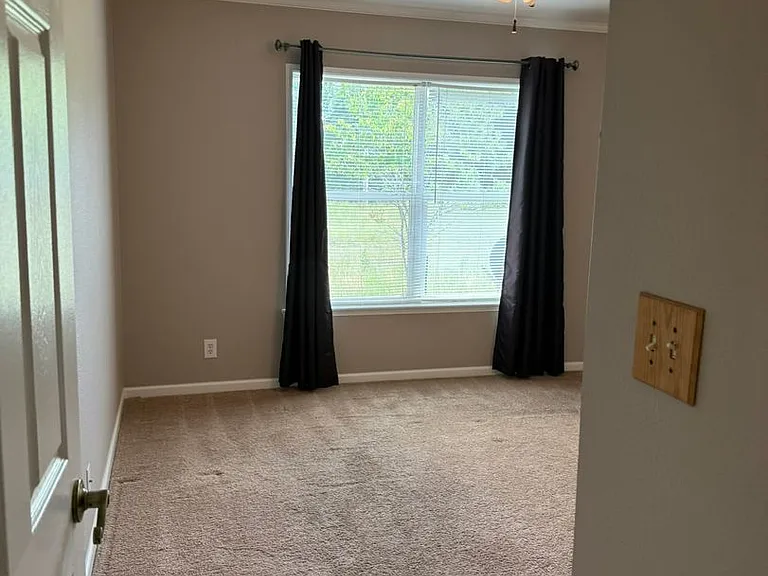 521 Van Buren Rd — Photo 17