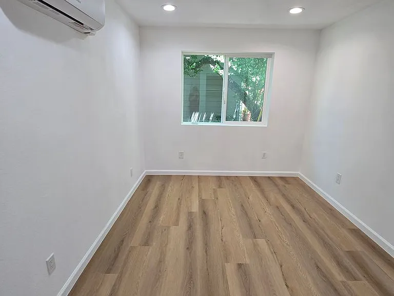 5534 Jefferson Ave — Photo 11