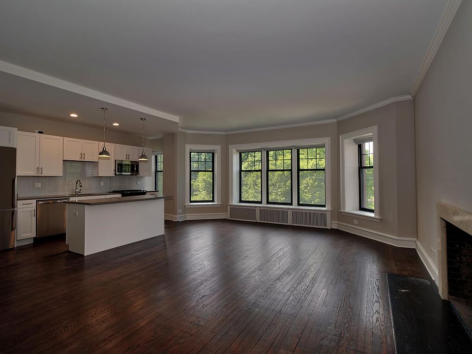 1st image of 327 W Fullerton Pkwy #50