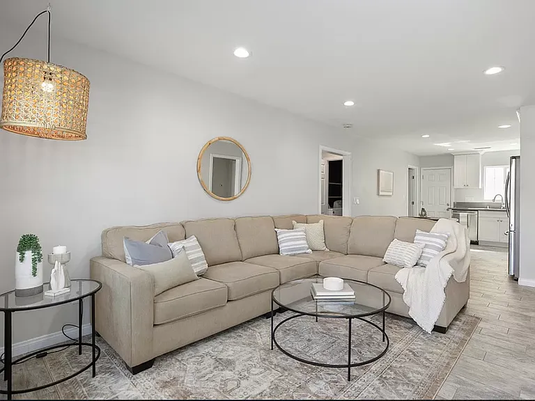 1207 Florence St — Photo 8