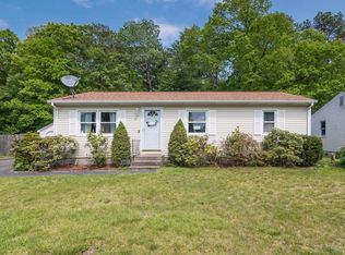 65 Hanson Dr, Springfield, MA 01128