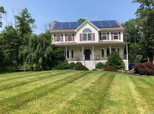 11 Damian Ct, Chester, NY 10918