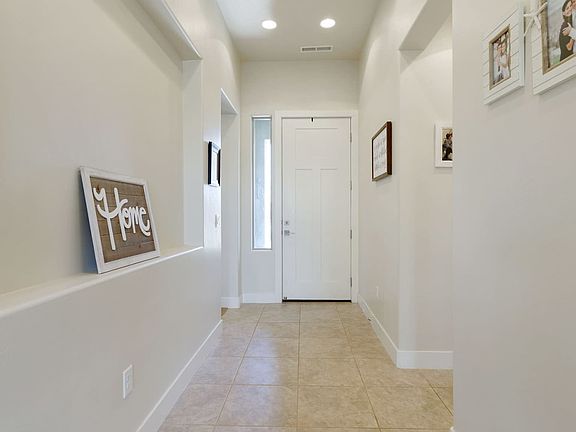 5th image of 501 N Sage Crest Dr