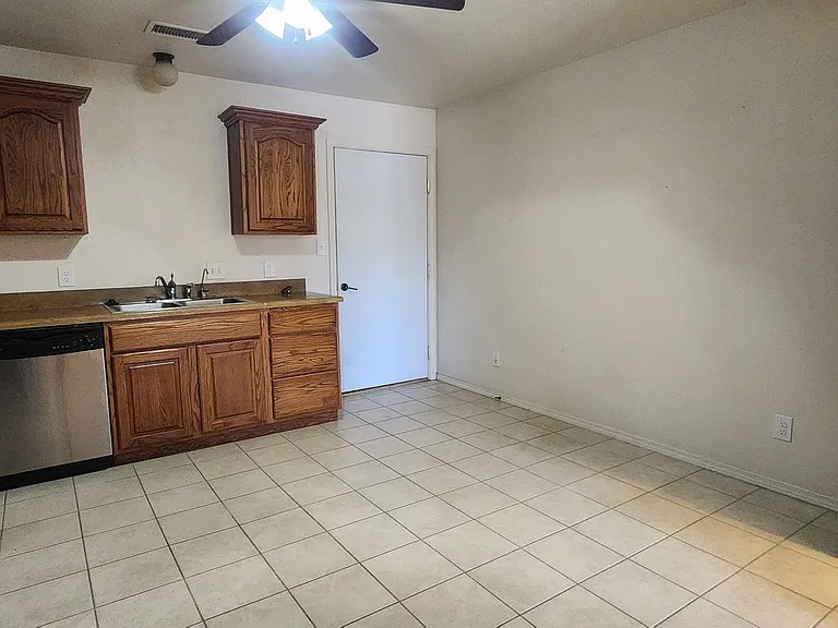 2010 S Clover Ln — Photo 17