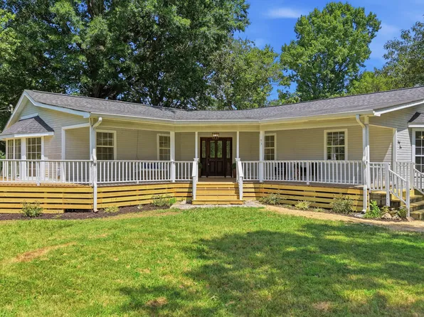 93 Gary Ln, Ringgold, GA 30736