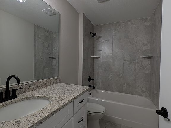 4th image of 754 W Deacon Pl