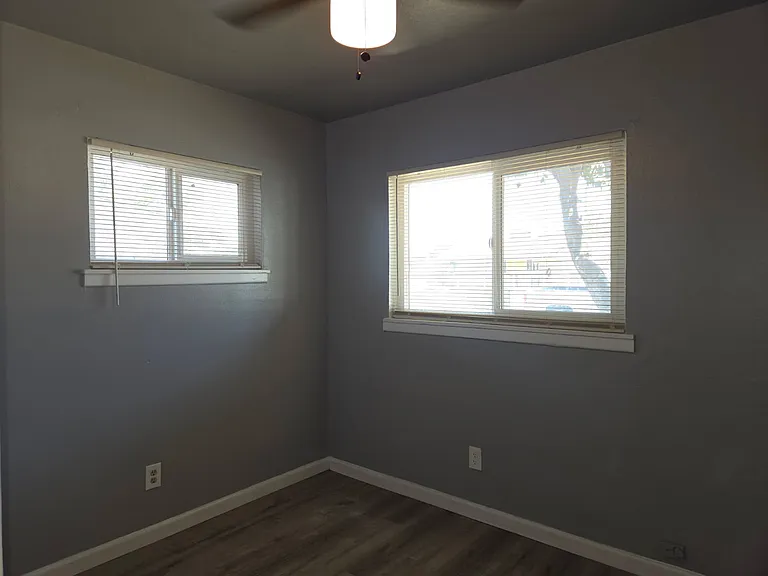 4760 E Lamona Ave — Photo 4