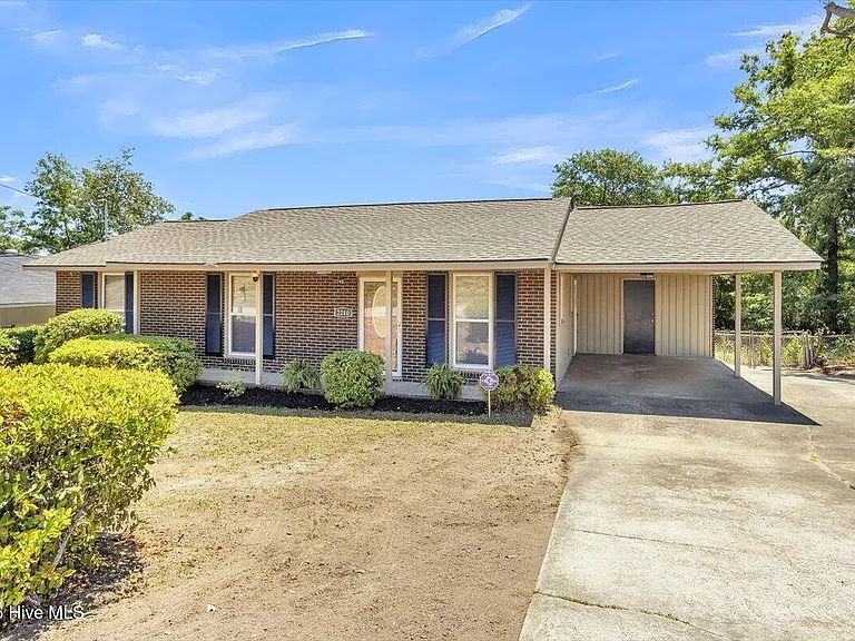 2240 Walden Dr — Photo 1