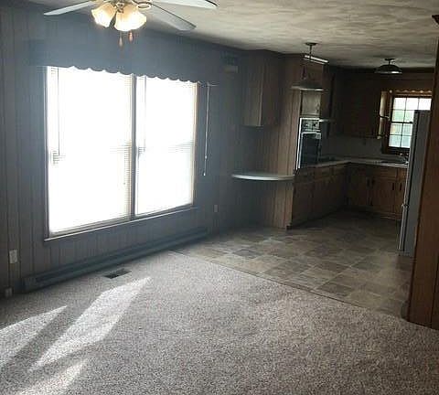 4th image of 421 Stanford St
