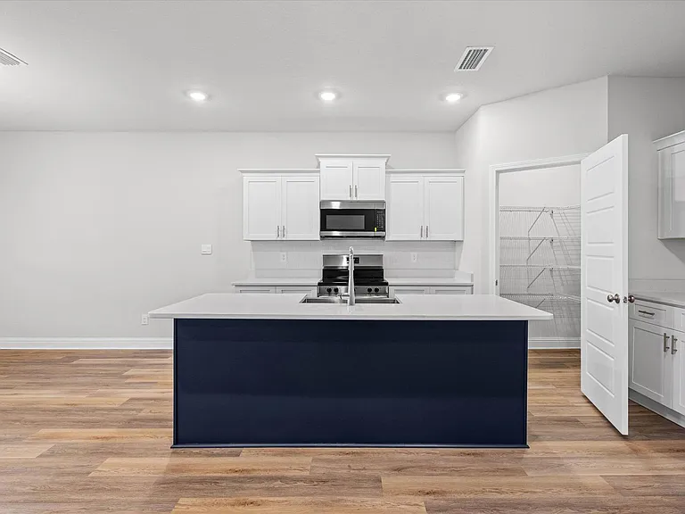7307 Hawkins Mnr — Photo 6
