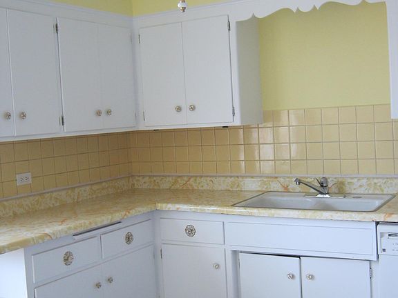 5th image of 7428 W Devon Ave Unit 2