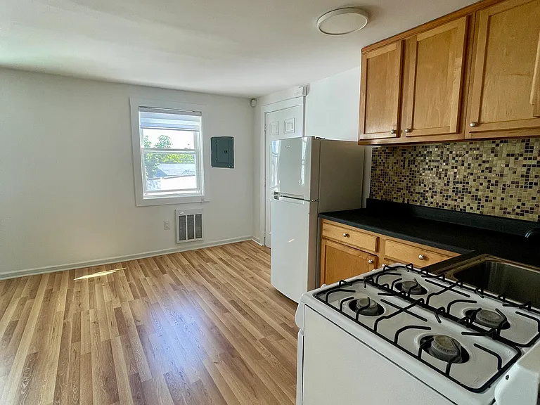 434 Warren St #4 — Photo 5