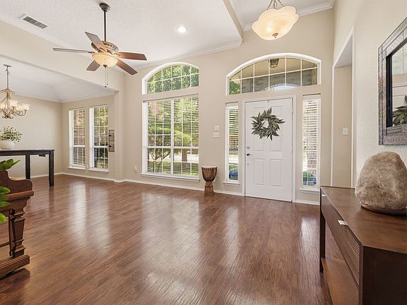 5th image of 1662 Waterford Dr