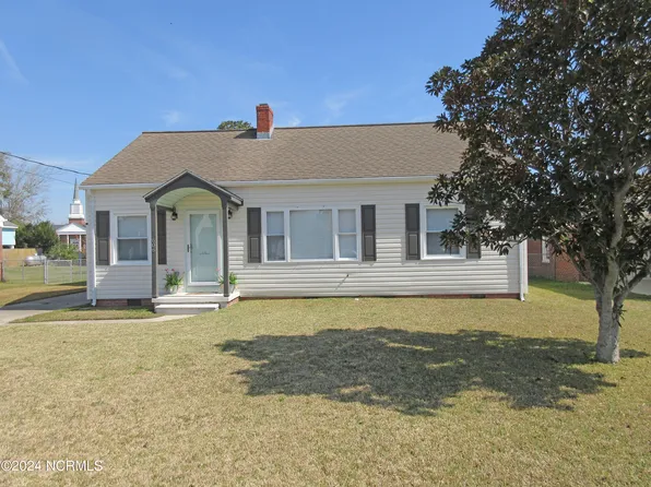 606 E Sabiston Drive, Swansboro, NC 28584