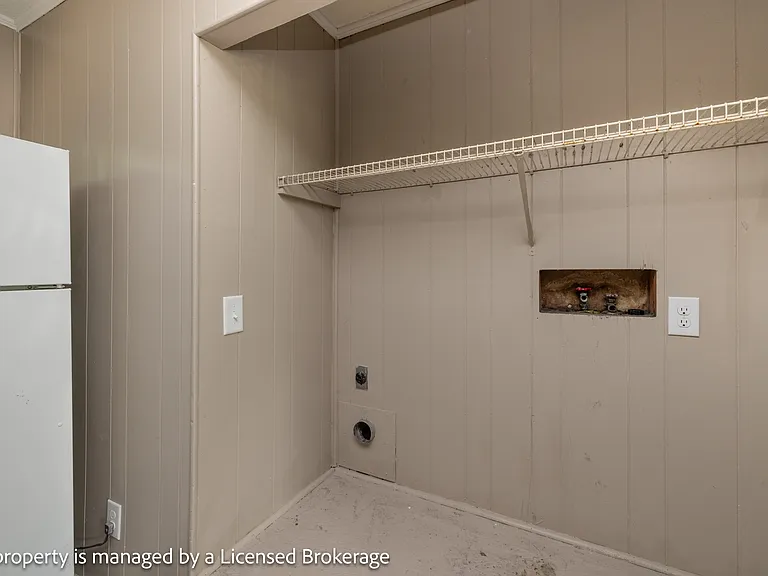 145 Brentwood Dr — Photo 16