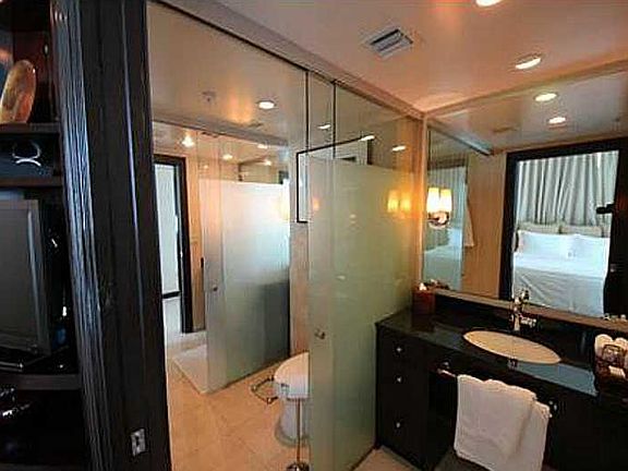 3rd image of 1437 Collins Ave #304