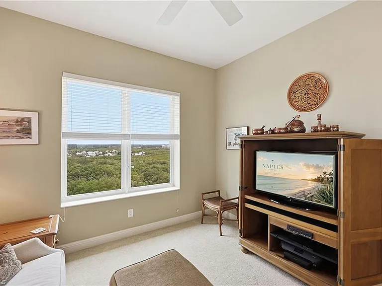 420 Cove Tower Dr #1404 — Photo 15