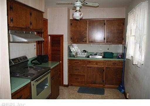 4th image of 826 Gay Ave