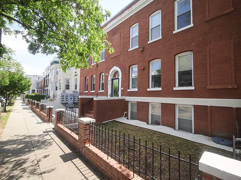 734 Park Rd NW #B4 — Photo 13