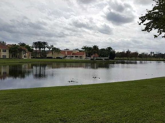 4th image of 12870 Vista Isles Dr #5