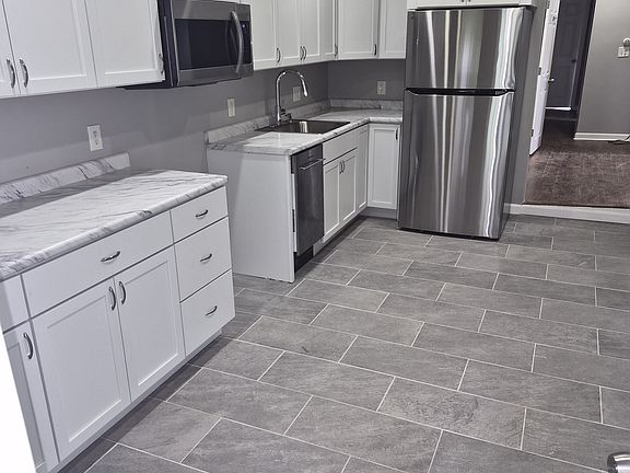 4th image of 6 Abbot St #3L