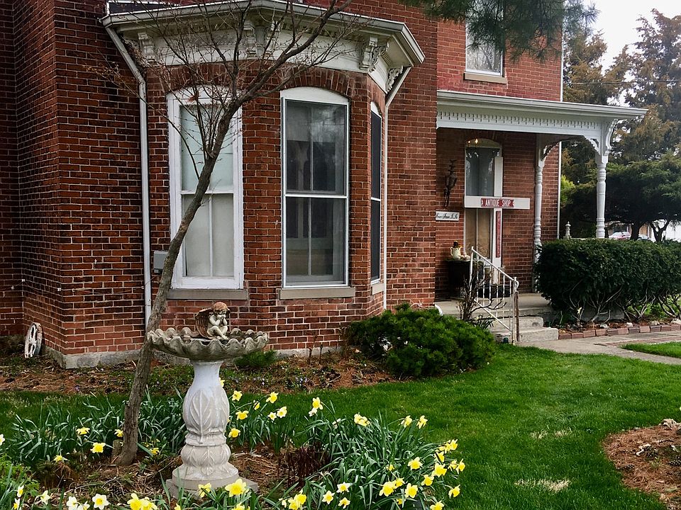 2nd image of 934 N Defiance St #2