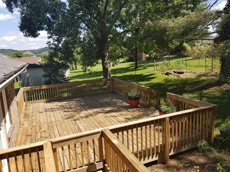 301 Shannon Dr — Photo 3