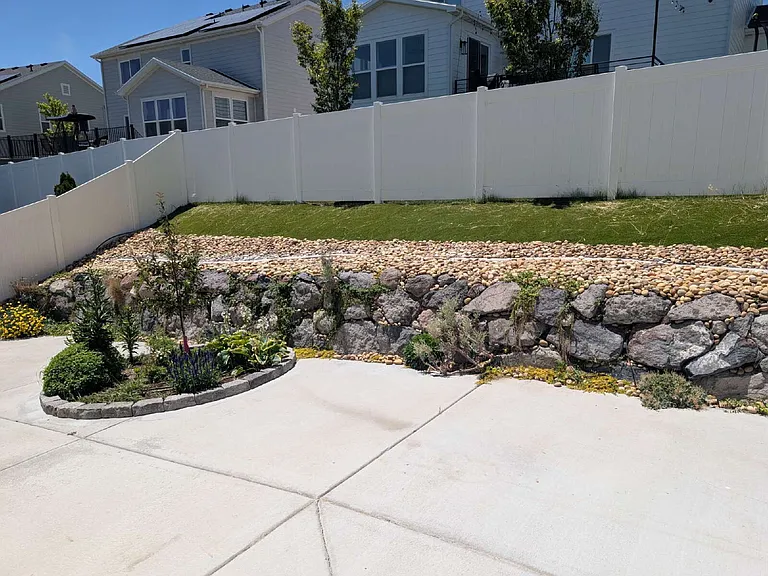 2123 N Wallflower Dr — Photo 4