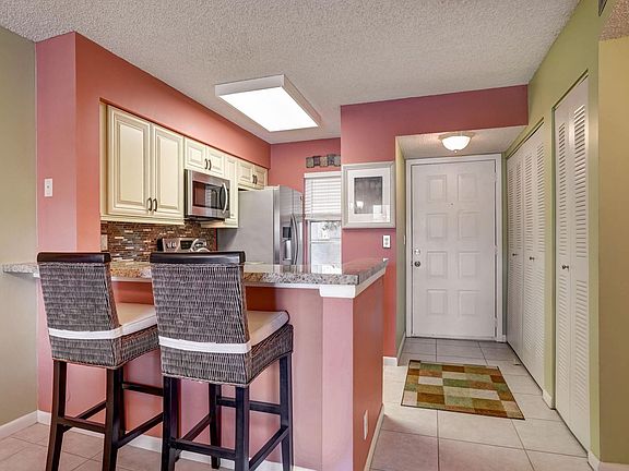 5th image of 2222 N Cypress Bend Drive #105