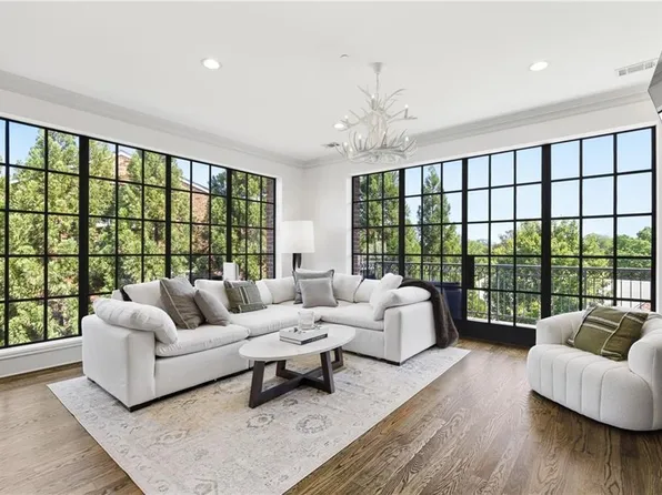 220 Vickery Falls Dr, Roswell, GA 30075