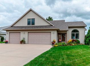 3281 Eastway Dr, Green Bay, WI 54311