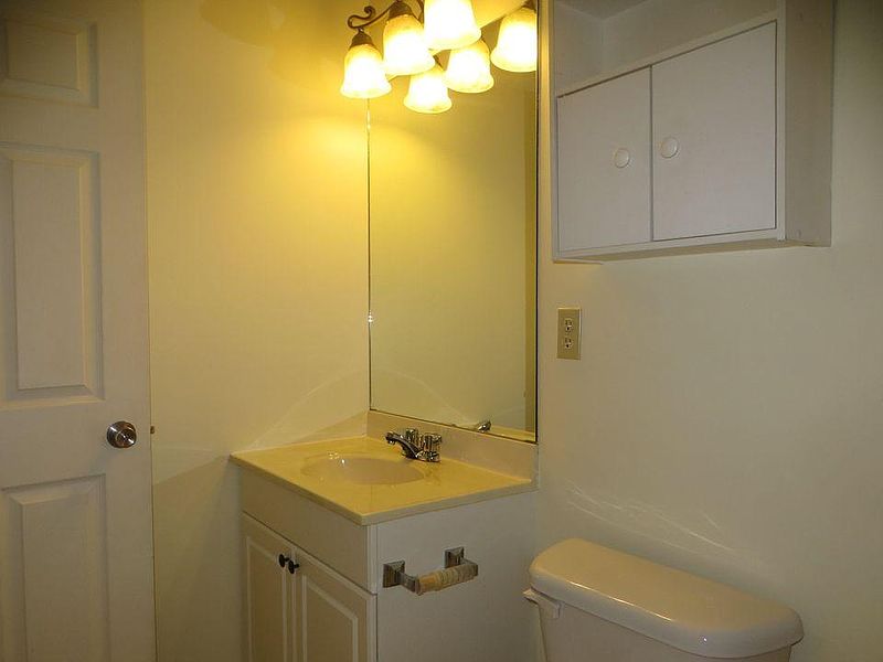 North Vancouver House for rent - 3 Bedrooms — photo 5