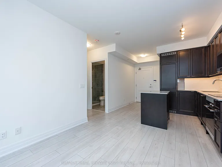 30 Elm Dr W #601 — Photo 8
