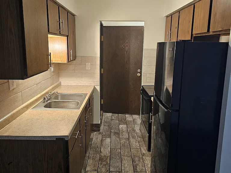 8835 N Swan Rd #6 — Photo 1