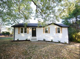 1524 Ridgewood Ct E, Gallatin, TN 37066