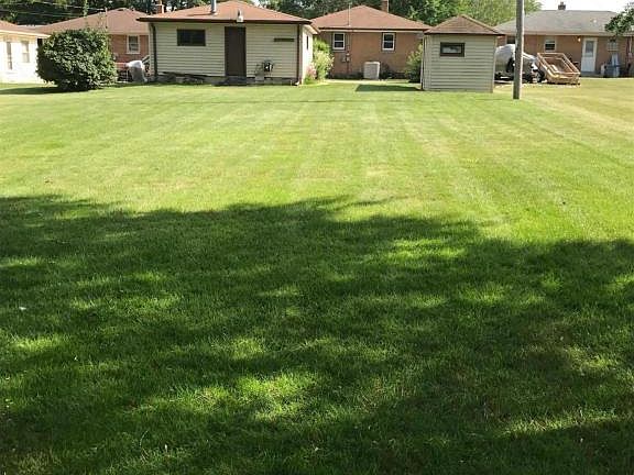 3rd image of 2912 E Bottsford Ave