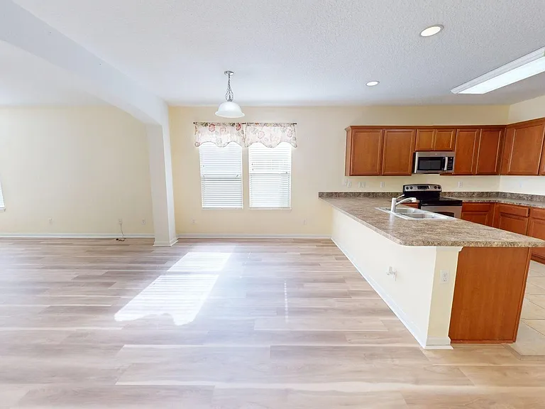 15707 Lexington Park Blvd — Photo 15