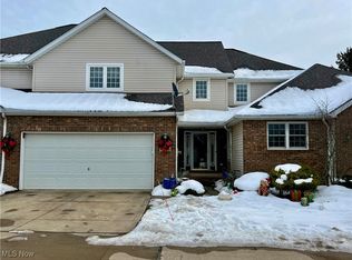 1447 Spyglass Hill Dr, Brunswick, OH