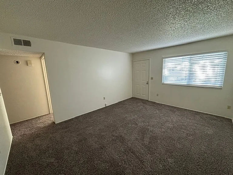 8012 N Laurelglen Blvd #C — Photo 5