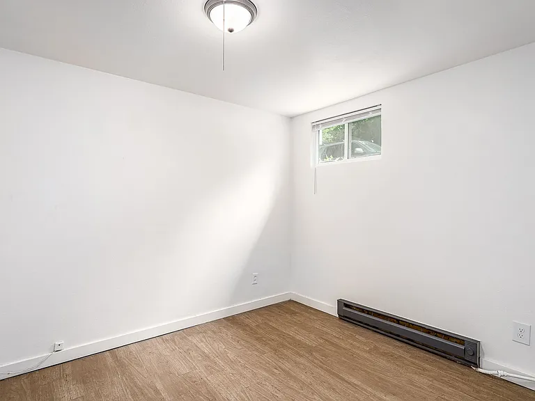 1110 S Main St — Photo 6