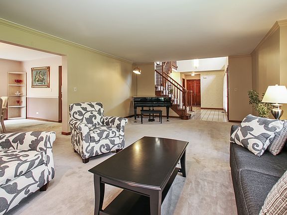 4th image of 1525 Burberry Ln